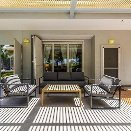 Luxury Emma Villa *